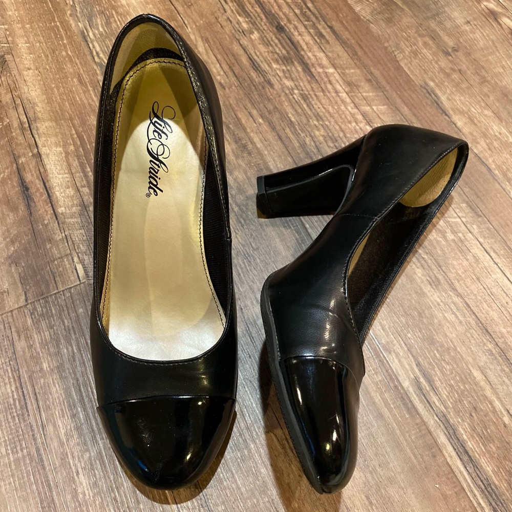 Life Stride 2 toned black dress heels Size 8.5M